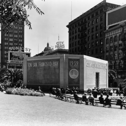 [Exposition building in Union Square Park]