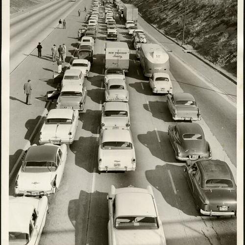 [Traffic jam at Bayshore Freeway looking North]