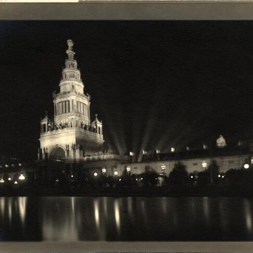 [View of the Tower of Jewels at night, Panama-Pacific International Exposition]
