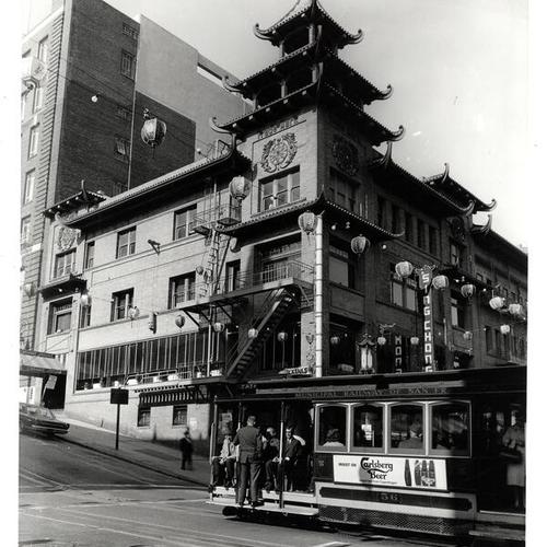 [Cable car at the intersection of California Street and Grant Avenue in Chinatown]