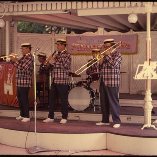 Disneyland Strawhatters performing