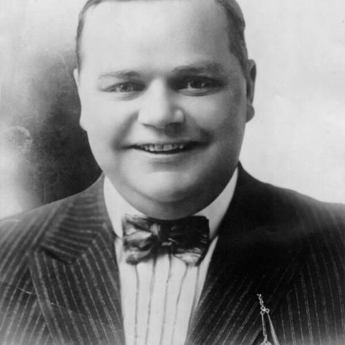 ["Fatty Arbuckle faces probe in death of film actress"]