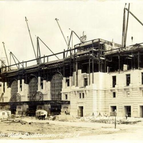 [Construction of San Francisco Civic Auditorium - north wall]