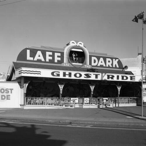 [Ghost Ride - Laff in the Dark at Playland at the Beach]