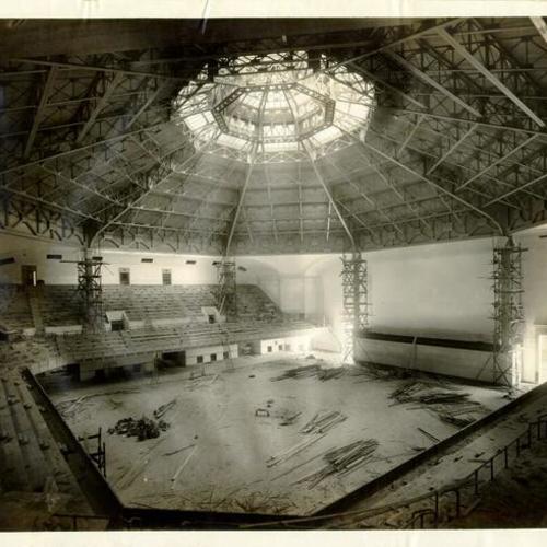[Construction of San Francisco Civic Auditorium - interior]