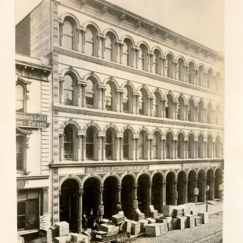 [Levi Strauss located on the east side of Battery near Pine Street]
