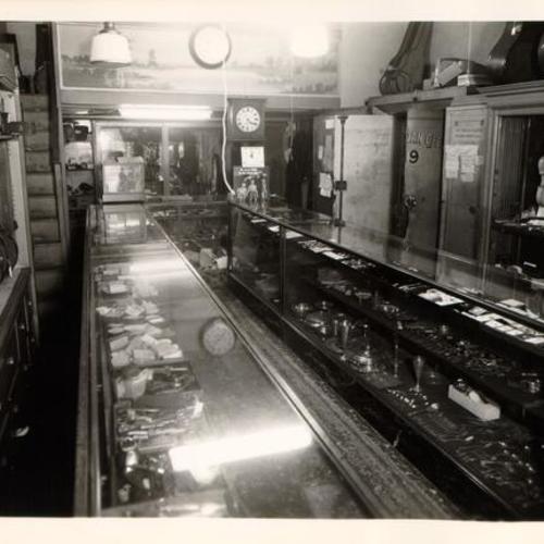 [Interior of the Pioneer Loan Company at 419 Kearny Street]