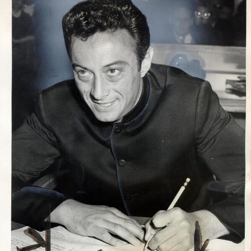[Comedian Lenny Bruce in court]