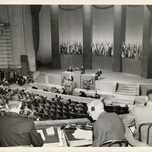 [United Nations Conference in the War Memorial Opera House, 1945]