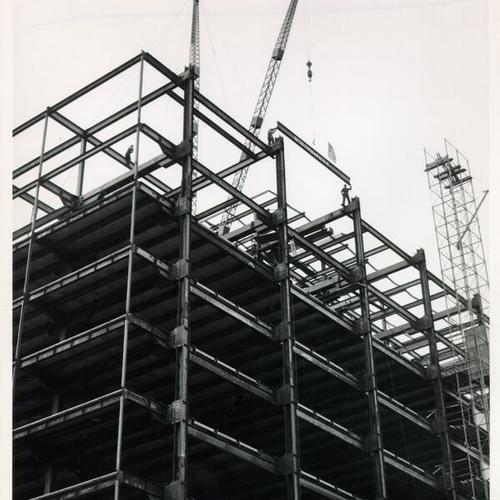 [Construction of Bethlehem Steel's new office headquarters located on 100 California Street]