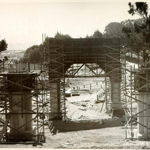 [Construction of southern approach to the Golden Gate Bridge]