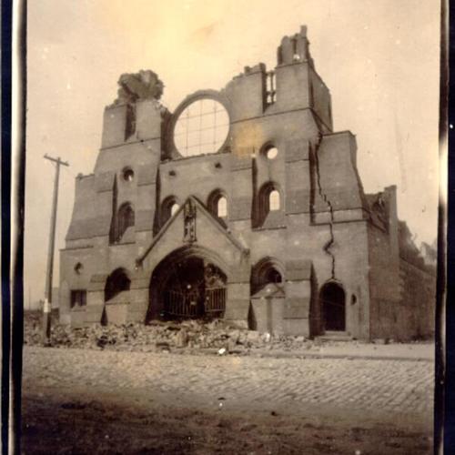 [St. Catherine's Cathedral, at Eleventh and Market Streets, after the 1906 earthquake]