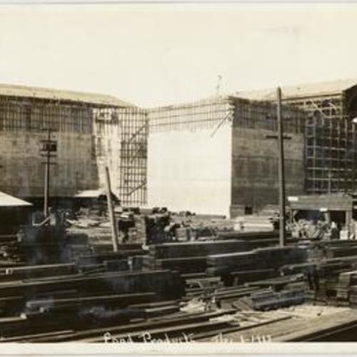 [View of the Palace of Food Products under construction, Panama-Pacific International Exposition]