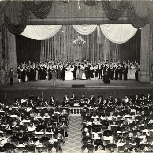 [Cast of "La Traviata" on stage of War Memorial Opera House paying special tribute to veteran director Gaetano Merola]