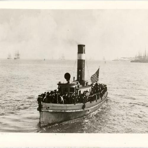 [Unidentified steamship in the San Francisco Bay]