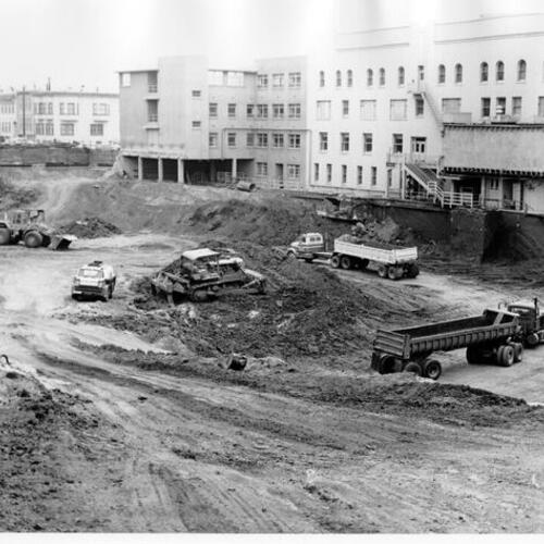 [Construction of St. Mary's Hospital on Stanyan Street]