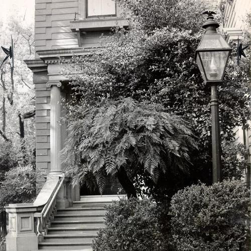 [Entrance to former residence of Lucy Allyne at 2609 Gough Street]