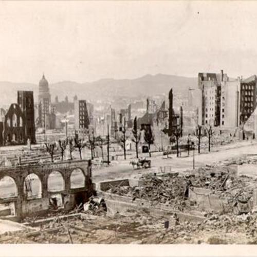 [View from Pine and Powell streets, near the Fairmont Hotel, looking south]