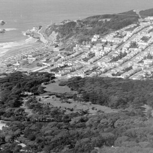[Aerial view looking northwest at Cliff House & Sutro Park in Golden Gate Park]