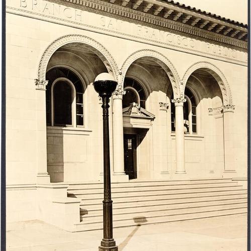 San Francisco. Public Library. Sunset Branch No. 8. Exterior. Entrance. 1918