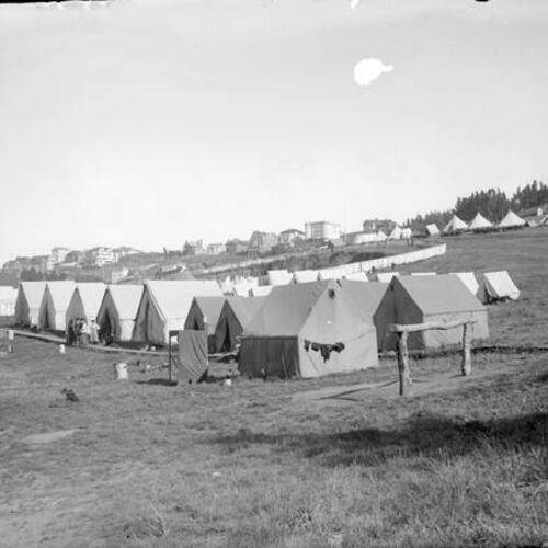[Refugee camp in sparsely built neighborhood after 1906 earthquake and fire]