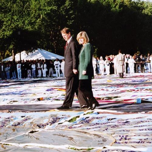 [Vice President Al Gore and wife Tipper viewing the Sisters of Perpetual Indulgence's AIDS quilt in Washington DC]