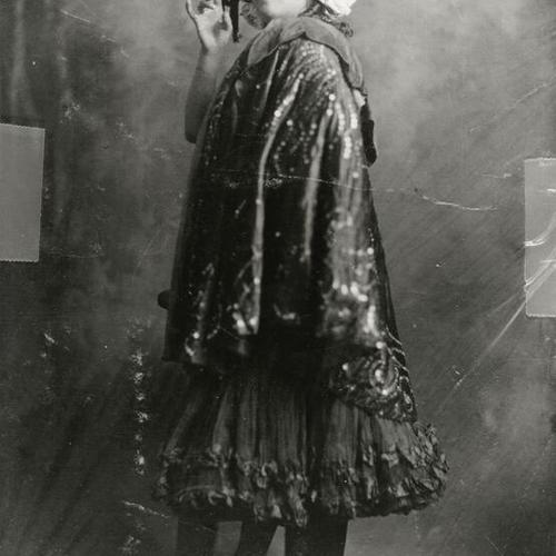 [Portrait of Amalita de Guerrero Spanish dancer posing for a studio photo]