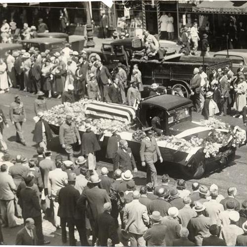 [Funeral procession for two men killed during strike of 1934]