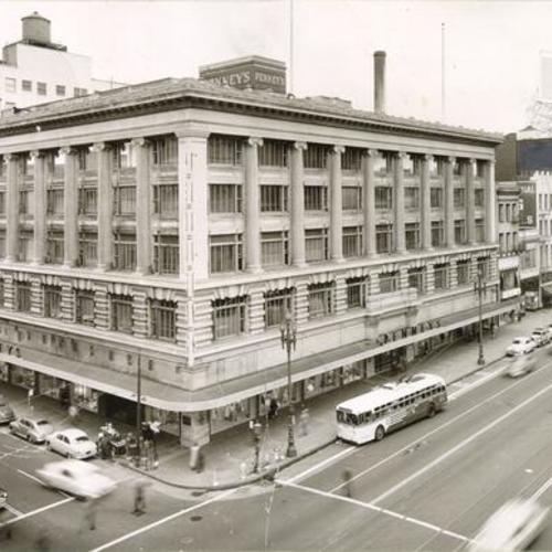 [J. C. Penney department store at 5th and Market streets]
