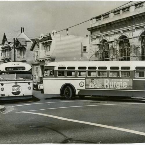 [Muni buses at 10th Avenue and Geary Boulevard]