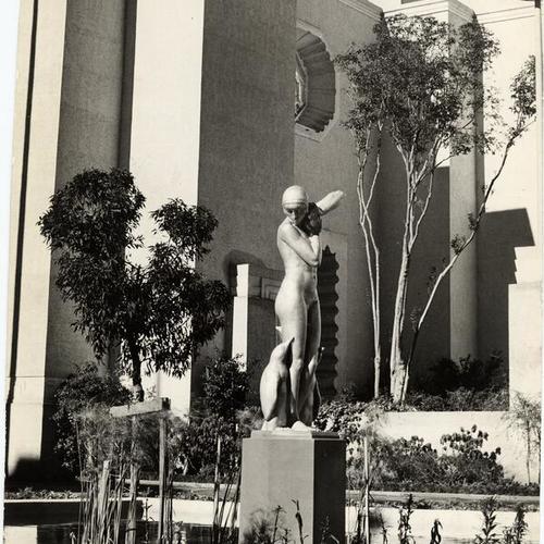 [Statue 'The Girl and the Penguins' by sculptor Edgar Walter in the Court of Reflections, Golden Gate International Exposition on Treasure Island]