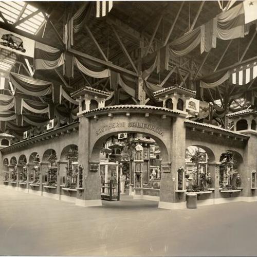 [Southern California exhibit inside the California Building at the Panama-Pacific International Exposition]