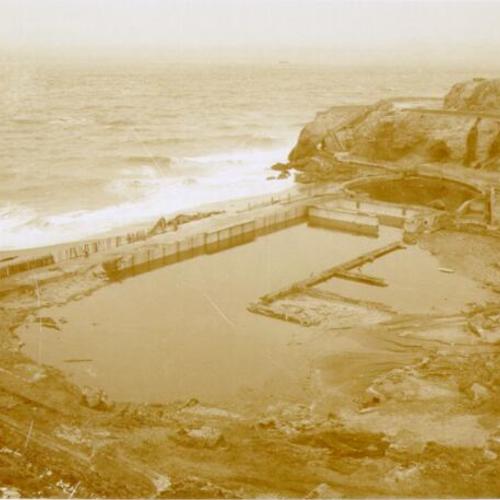 [Sutro Baths in ruins after the fire]
