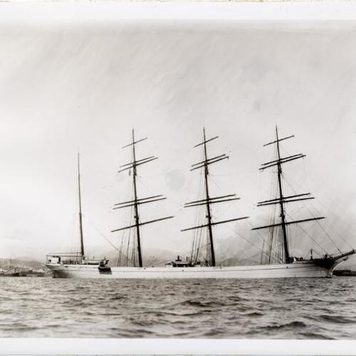 [Steel, 4-masted bark sailing ship "Chiltonford"]