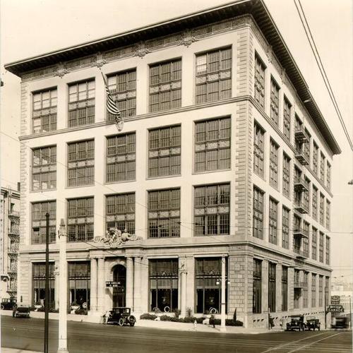 [Don Lee automobile dealership at Van Ness Avenue and O'Farrell Street]