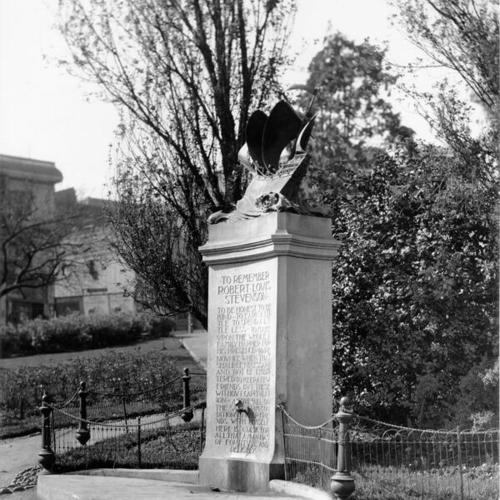 [Robert Louis Stevenson monument]