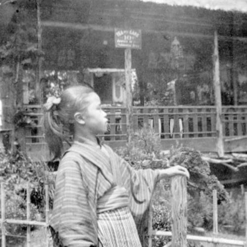 [Unidentified girl in kimono posing in the Japanese Tea Garden]