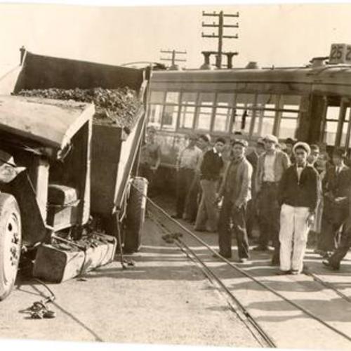 [Scene of streetcar accident at Alemany Boulevard and San Bruno Avenue]