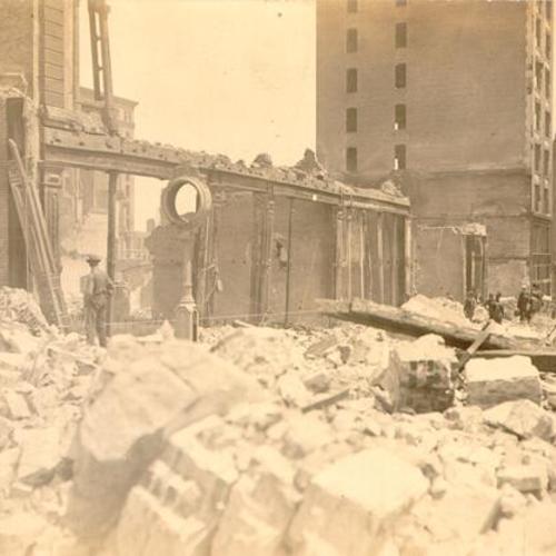 [Ruins of Shreve and Company at Market and Post streets]