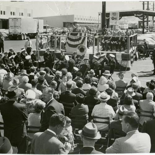 [Carl Wente speaking at dedication of the new produce market at Islais Creek]