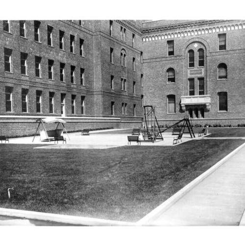 [Exterior view of San Francisco General Hospital children's playground]