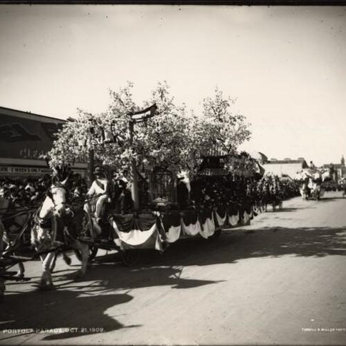 [Cherry blossom float of the Japanese, Parade from Portola Festival, October 19-23, 1909]