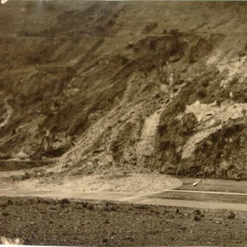 [Mud slide on the Waldo approach to the Golden Gate Bridge]