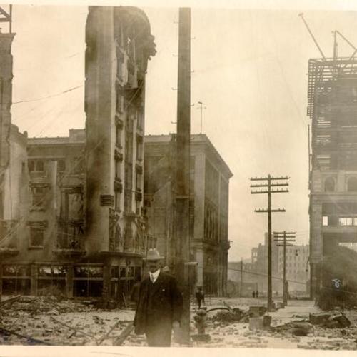 [Ruins of the Newman and Levinson Building on Stockton Street, north of Geary]