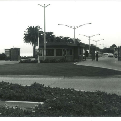 Treasure Island Avenue of Palms streetlights and toll booth