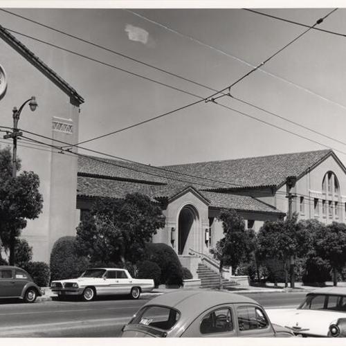 [Jewish Community Center on Presidio and California]
