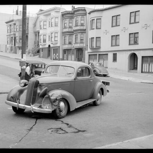 [Scene of an automobile accident on 25th Street and Sanchez Street]
