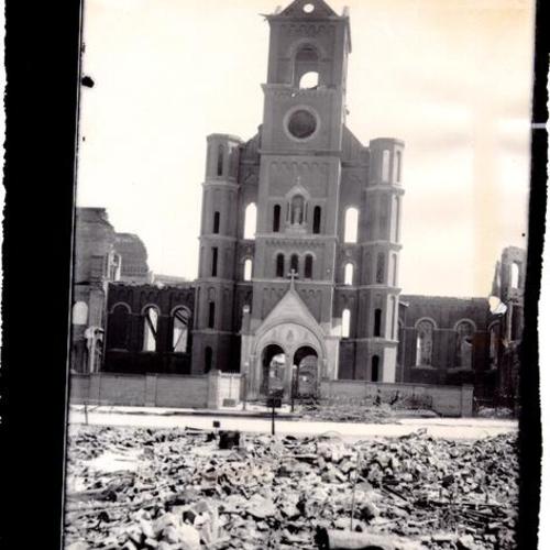 [St. Boniface Church after the 1906 earthquake]