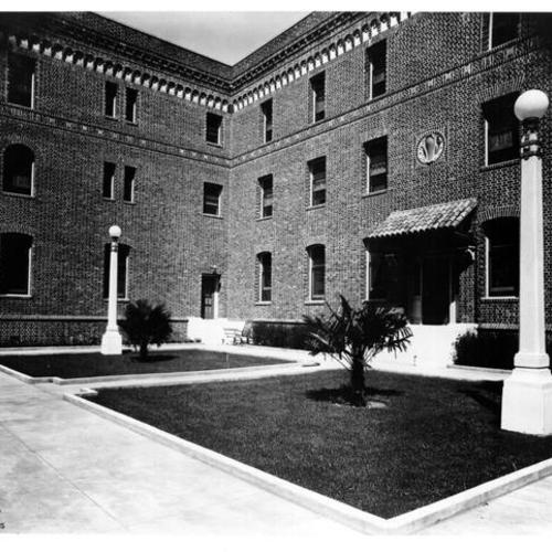 [Exterior view of San Francisco General Hospital nurses entrance]