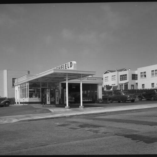 [Vicente and 23rd Avenue, Richfield Gas]